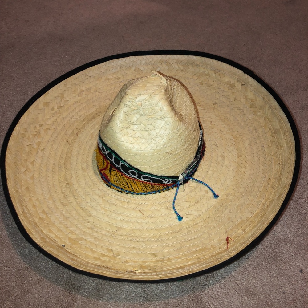 Three Sombreros - Picture 4 of 8